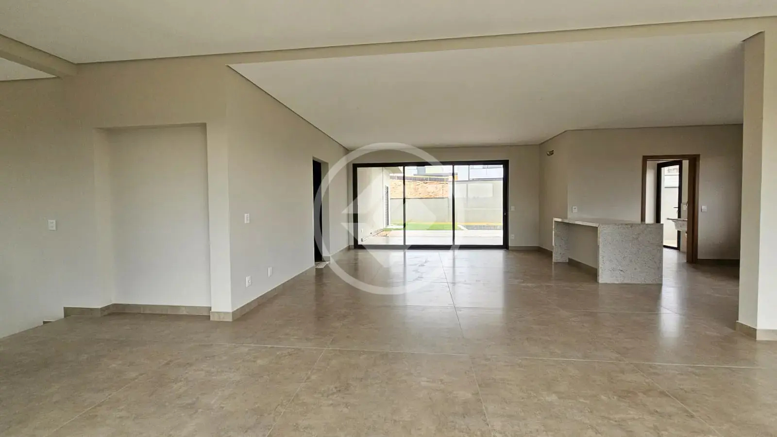 Casa térrea a venda com 03 quartos no Condomínio Santa Isabel em Louveira