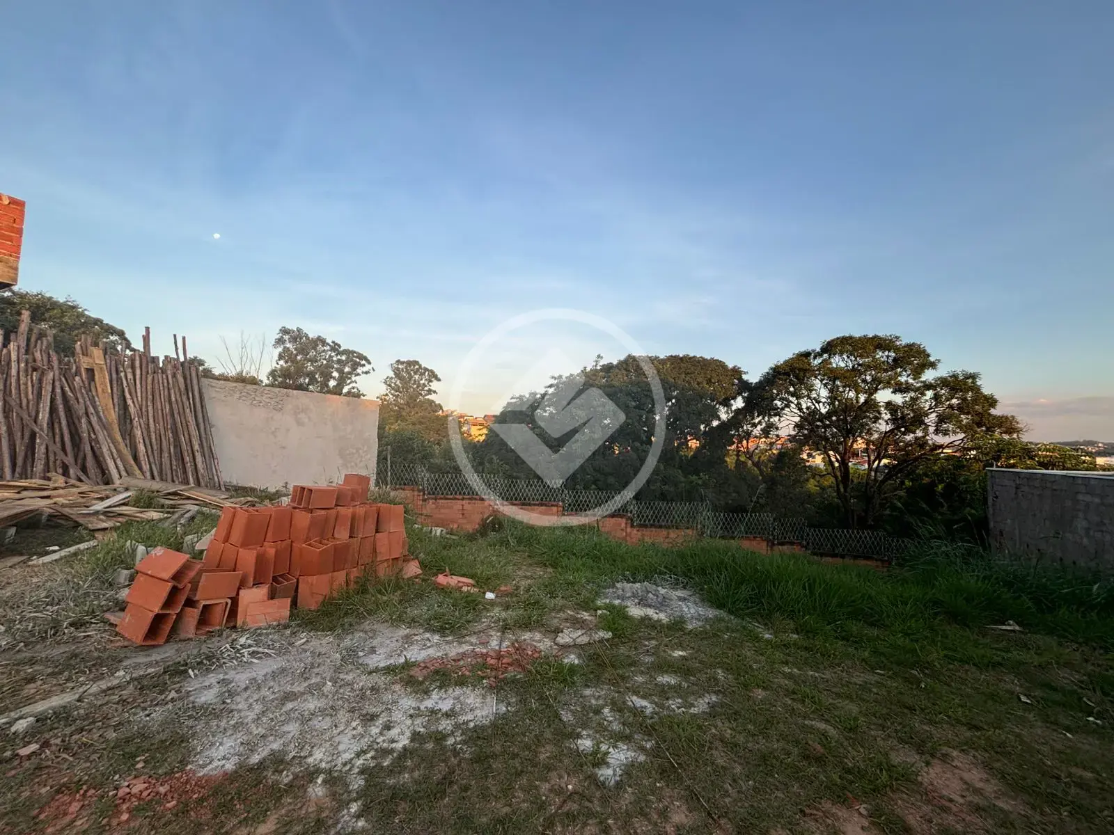 Terreno plano a venda no Condominio Bosque dos Cambarás em Valinhos/SP