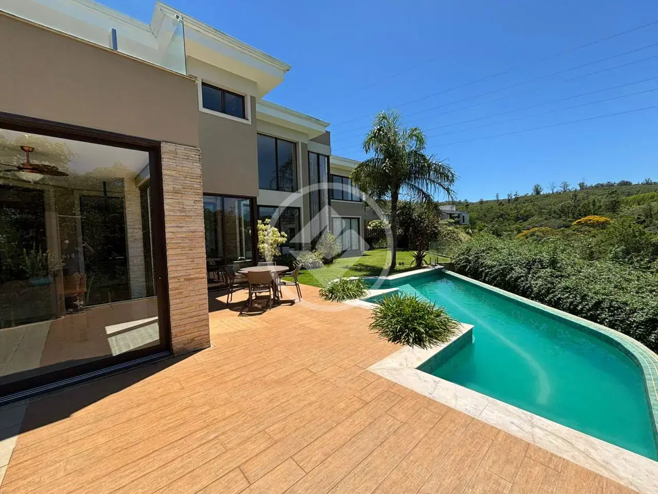 Casa de alto padrão para locação no Condomínio Campo de Toscana em Vinhedo/SP