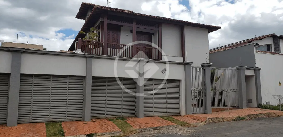 Casa em Condomínio à Venda — Mangabeiras, Sete Lagoas