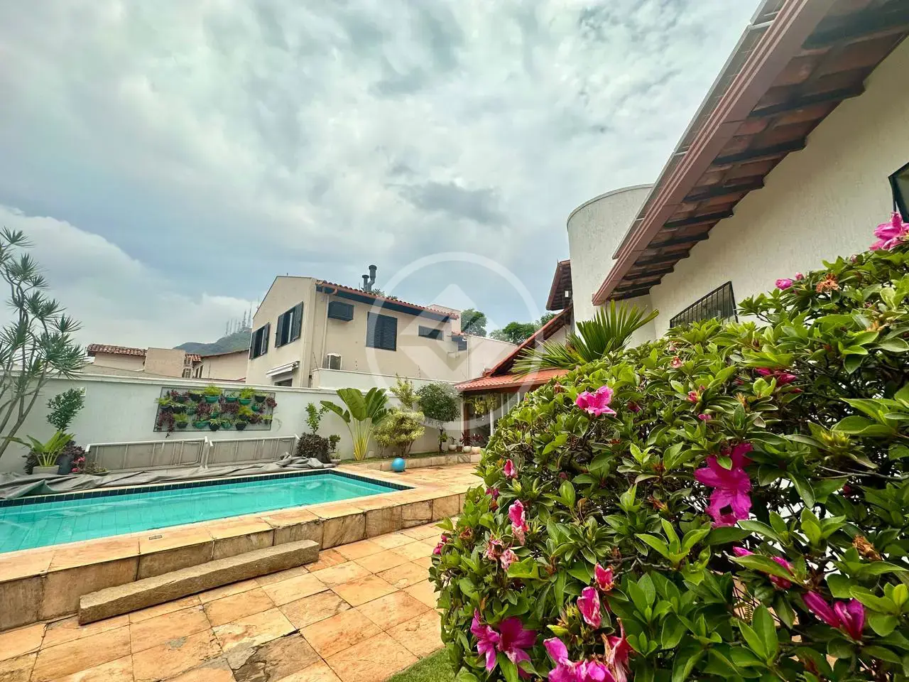 Casa com 4 quartos à venda no bairro Belvedere — Belvedere, Belo Horizonte