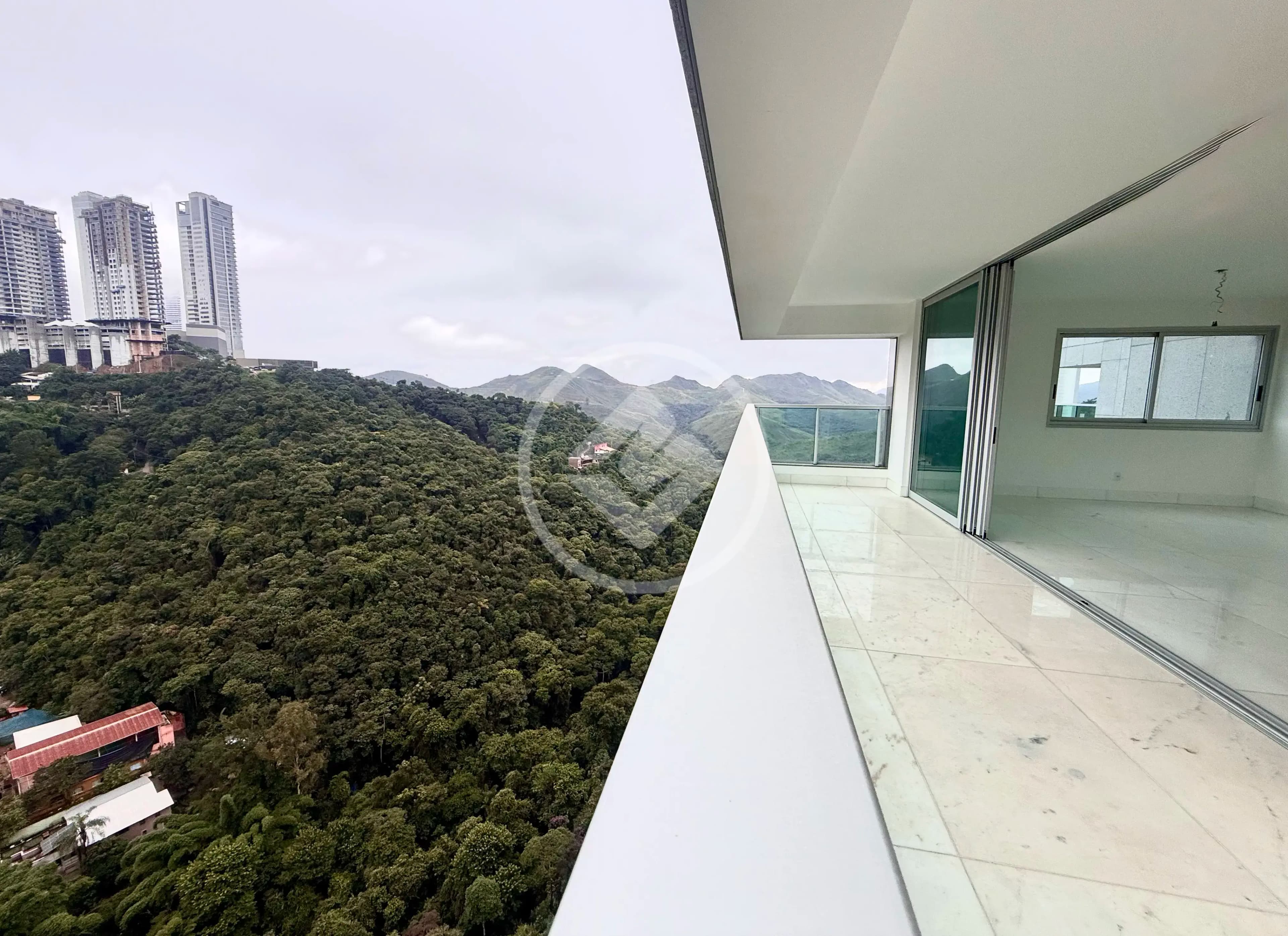 Apartamento com 4 quartos à venda no bairro Vale do Sereno — Vale do Sereno, Nova Lima
