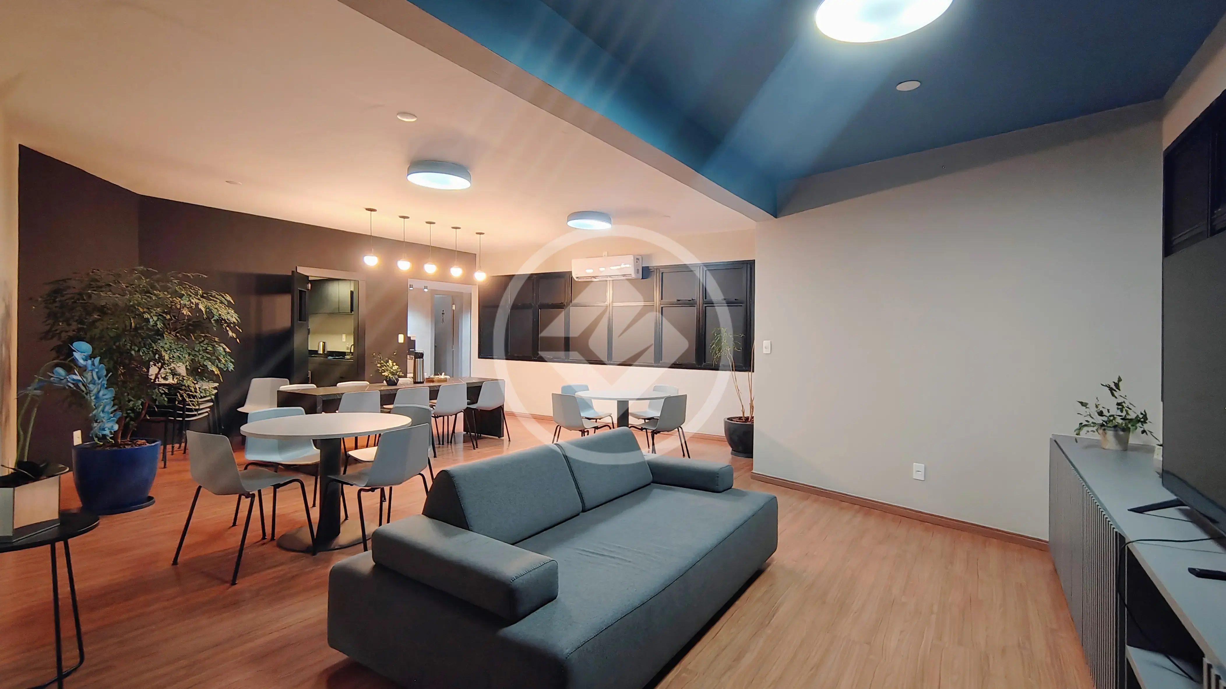 SALA COMERCIAL MOBILIADA PARA VENDA – 240 m² — Lourdes, Belo Horizonte